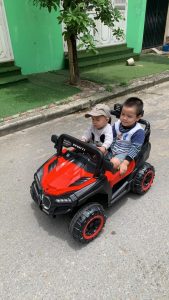 Xe ô tô điện trẻ em giá rẻ