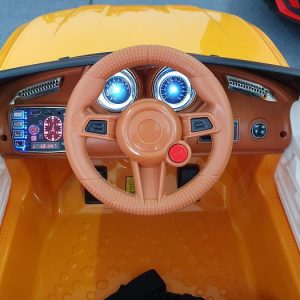 Hình ảnh thực tế xe ô tô điện trẻ em Audi JM 2088 tại Baby Auto