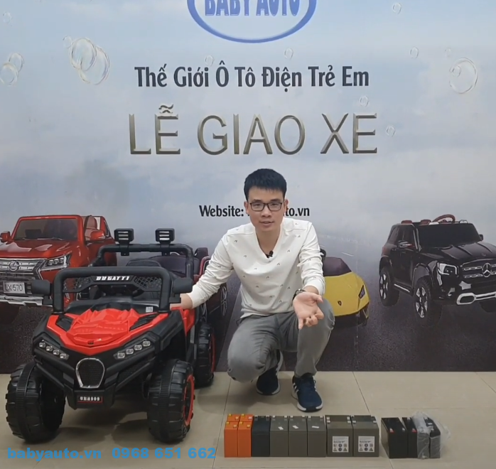 Thay ắc quy xe ô tô điện trẻ em (1)